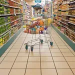 Κυβερνητική σύσκεψη για ακρίβεια: «Παγώνουν» οι αυξήσεις το καλοκαίρι -Μειώσεις από Σεπτέμβριο