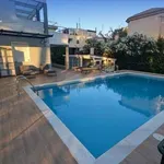 «Ξηλώθηκε» κύκλωμα φοροδιαφυγής 17.9 εκατ. ευρώ – Δήλωνε άστεγη και έμενε σε βίλα με πισίνα