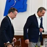 Μητσοτάκης-Δούκας: Πίσω απ’ τα “χαμόγελα” και το εγκάρδιο κλίμα