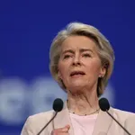 Φον ντερ Λάιεν: «Απαράδεκτη παραβίαση» ο ρωσικός πύραυλος που έπεσε στην Πολωνία