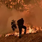 Φυλάκιση 3 ετών σε 70χρoνο που προκάλεσε φωτιά