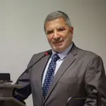 Πατούλης: «Παράνομα τα μηχανήματα πλασμαφαίρεσης στο ιατρείο»