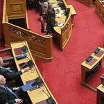Αναθεώρηση του Συντάγματος: «Κληρώνει» σήμερα για την άρση της μονιμότητας των δημοσίων υπαλλήλων