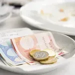 Νέο αφορολόγητο όριο για τα φιλοδωρήματα