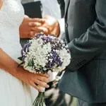 Σύζυγος Δημάρχου παντρεύει Δήμαρχο και Αντιδήμαρχο… εκτός έδρας