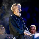 Ο Ξαρχάκος «ανεβαίνει» στον Λυκαβηττό: Τα μεγάλα ερωτικά τραγούδια του με νέο, ηλεκτρικό ήχο