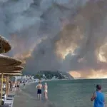 Ολονύχτια αγωνία στη Χαλκιδική – Μάχη με τις αναζωπυρώσεις