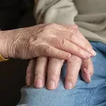 Ξεκινά η καταβολή των αυξημένων συντάξεων χηρείας στους δικαιούχους -Τι αλλάζει