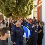 Ρόδος: Συγκίνηση στην κηδεία του 52χρονου πυροσβέστη Πέτρου Διακάκη