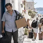 Σκιάθος: Δημόσιοι υπάλληλοι μένουν… άστεγοι κάθε καλοκαίρι λόγω της τουριστικής σεζόν