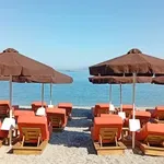 Σοκ στη Βουλιαγμένη: Πώς έγινε η θανατηφόρα συμπλοκή για μια ξαπλώστρα στη Βουλιαγμένη