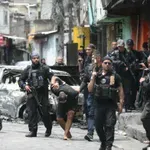 Βραζιλία: Ύποπτος για 16 φόνους μεταμφιέστηκε σε γυναίκα και κρατούσε μωρό για να ξεφύγει
