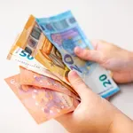 Δήμος δίνει 100.000 ευρώ σε υπαλλήλους αντί παροχής γάλακτος
