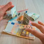 Επίδομα 200 ευρώ από τον ΕΟΠΥΥ -Ποιοι το δικαιούνται