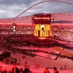 Άννα Βίσση: Από την οροφή έκανε εμφάνιση στο ΟΑΚΑ (φωτο)