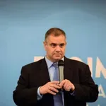 Ο Σπανάκης ξεπέρασε τον Μαρινάκη: Η περικοπή του επιδόματος ανεργίας ενισχύει την εργασία!