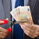 Εφορία: Το «κόλπο» για κούρεμα προστίμων έως 50%
