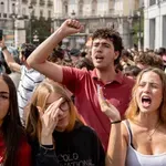 Ισπανία: “Όχι” της Βουλής στα μέτρα Σάντσεθ για τη στέγη – Οργή διαδηλωτών