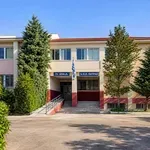 Μαθητές σε ΕΠΑΛ κάνουν μάθημα με φακούς κινητών επί 7 μήνες -Τι απαντά ο Δήμος
