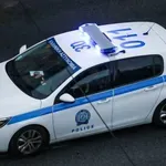 Νήπιο βρέθηκε να περιπλανιέται μόνο του σε πεζοδρόμιο της Άρτας