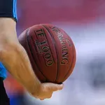 Τσαρούχα σε κατ’ οίκον περιορισμό με «βραχιολάκι» – Προφυλακιστέος ο αρχιδιαιτητής Κορομηλάς