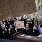 Εκρηκτική κατάσταση στη Γαλλία: 500 σχολεία κλειστά μετά τις συγκρούσεις