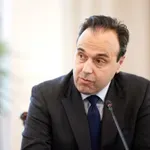 Διαύγεια: Η αναβάθμιση στην αναμονή επί Παπαστεργίου – Το diafaneia.ai βάζει τα γυαλιά στο Υπουργείο