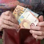Εισφορά υγείας 6% μηνιαίως για …πεθαμένους
