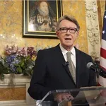 Βρετανία: Ο Πίτερ Μάντελσον αφέθηκε ελεύθερος μετά τη σύλληψή του για τις σχέσεις του με τον Έπστιν