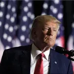 ΗΠΑ: Η κυβέρνηση Τραμπ επιδιώκει να κάνει πιο εύκολη την απόλυση ανώτερων ομοσπονδιακών υπαλλήλων, σύμφωνα με τη WSJ