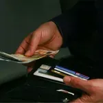 20 δισ. σε φόρους μέχρι το τέλος του 2025- Τι θα πληρώσουν νοικοκυριά και επιχειρήσεις