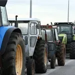 Αποχωρούν τα τρακτέρ από την εθνική οδό Αθηνών- Λαμίας -Τι αποφάσισαν οι αγρότες