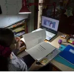 Με τηλεκπαίδευση τα μαθήματα, την Παρασκευή, για τα σχολεία που θα παραμείνουν κλειστά