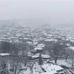 Τρίκαλα: Έντονη χιονόπτωση στον Δήμο Μετεώρων- Προβλήματα ηλεκτροδότησης σε χωριά