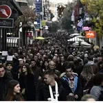 ΙΟΒΕ: Βελτίωση του οικονομικού κλίματος τον Δεκέμβριο με ενίσχυση και στην καταναλωτική εμπιστοσύνη