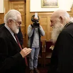 Συνάντηση του αρχιεπισκόπου Ιερωνύμου με τον σκηνοθέτη Γ. Σμαραγδή