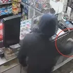 Γυναίκα αφόπλισε ληστή