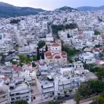 Στο τραπέζι νέο πρόγραμμα «ανακαινίζω» για κλειστά διαμερίσματα
