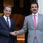 Στο Μαξίμου ο Εμίρης του Κατάρ- Συναντήθηκε με τον Κυρ. Μητσοτάκη