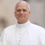 Πάπας Λέων: Ο κόσμος «καταστρέφεται από μια χούφτα τυράννους»