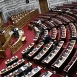 Πυρ ομαδόν από τα κόμματα στην κυβέρνηση