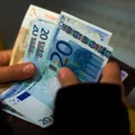 Μέτρα για υπερχρεωμένους- Νέα ρύθμιση για 72 δόσεις