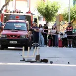 Κινητοποίηση Αρχών για 20χρονο που πετάει αντικείμενα στο πεζοδρόμιο