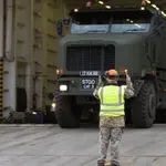 Βρετανία: Ανατροπή στρατιωτικού οχήματος σε αυτοκινητόδρομο