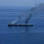 Δεξαμενόπλοιο χτυπήθηκε από άγνωστο βλήμα στην περιοχή του στενού του Ορμούζ