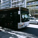 Θεσσαλονίκη: Ανήλικοι πέταγαν πέτρες σε λεωφορείο- Έσπασαν τα τζάμια