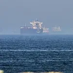 «Επανεκκίνησή» στο Ορμούζ – Αποκλιμάκωση στις τιμές του πετρελαίου
