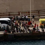 Στην Κρήτη μεταφέρθηκαν οι 175 ακτιβιστές