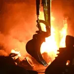 Πάτρα: Φωτιά σε υπαίθριο χώρο βιομηχανικής εγκατάστασης