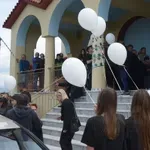 Με λευκά μπαλόνια το τελευταίο “αντίο” στον 13χρονο που σκοτώθηκε σε τροχαίο με πατίνι